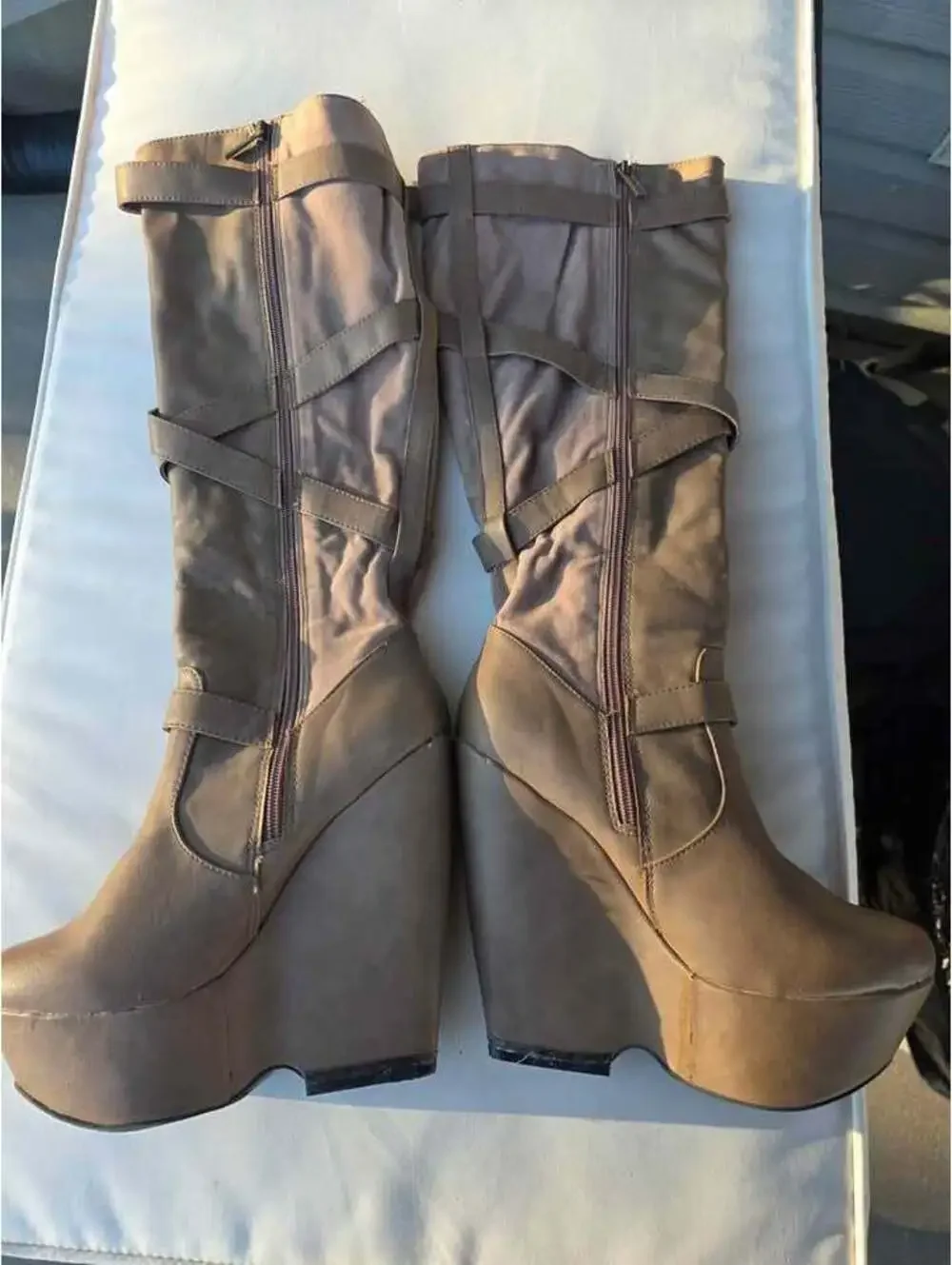 SHOE SALE! womens size 9 Tan/light brown  knee high pump heels